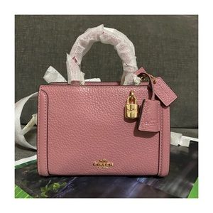 ❗️SOLD❗️🔹Coach Mini crossbody 🔹